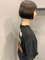 ラキ(laki) 黒髪×切りっぱなしショートボブ