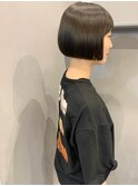 黒髪×切りっぱなしショートボブ