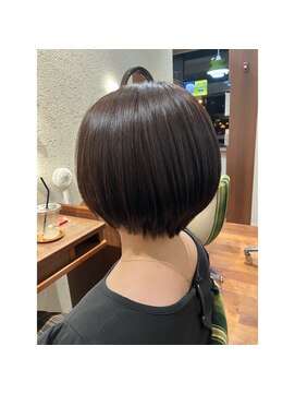 エルサフィロ キタハマ(el zafiro kitahama) 20×30×40代×似合わせカット×ショートボブ×ラベンダーグレー