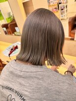 ヘアーデザイン ラクーナ(hair design La cuna) ベージュカラー×切りっぱなしボブ