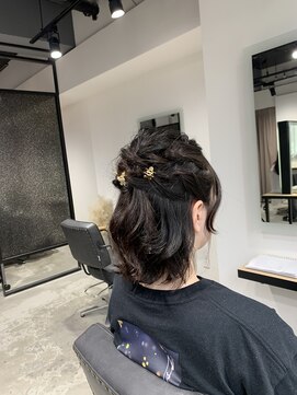 アリーズ シブヤ(ALLYS shibuya) ボブのハーフアップアレンジ