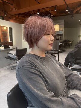 カルマ(KARMA) ホワイトピンクベージュショート☆