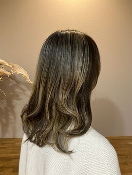 リポゾ(Riposo.) グレージュカラー・ハイライト