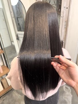 モワ 仙台(Mois) 大人女性に人気◎ツヤ髪ストレート