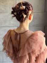 ディスコネクト(DISCO-N-NECT)&nbsp;結婚式 お呼ばれヘア 20代 アップスタイル カチモリヘア お団子