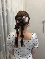 マルクヘアケア(MALQ HAIR CARE) ふわもこ飾りのきゅるん編みおろしツイン