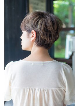 ヘアーアンドメイク アズール 志木店(Hair&Make Azur) 【Azur 志木店】フォルムがキレイな耳掛けショート☆