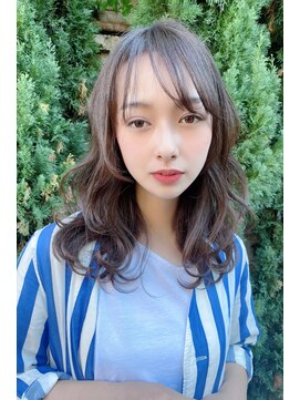 クーエフー(coo et fuu) グレージュのフリンジウェーブセミロング♪藤沢