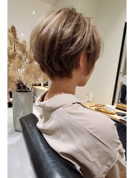 リーシュ(Re:sh) エアリーショート◆スモーキーグレージュ