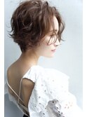 大人可愛い エアリーウェーブ前髪なしショートボブ20代30代40代