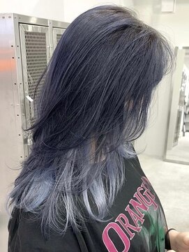 ウィコ 新宿(WICO) インナーカラーブルー[新宿駅/フェミニン/モード/ダークアッシュ