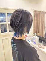 ハシゴ(hasigo.) ショートウルフ×インナーカラーブルー