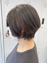 《ダークトーンにも合うショートボブ》カットのプロ集団だからこそバリエーション豊かに＊[ブリーチ]