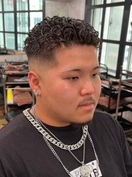 エリマ 横浜西口(elima) 無造作パーマ×アップバングショートスタイル