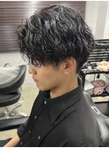 ツイストスパイラル/刈り上げセンターパート/ブルーブラック