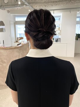 ノウハウ タニマチ(KNOWHOW tanimachi) クラッシーシニヨン◎品もありカジュアルにも/お呼ばれアレンジ