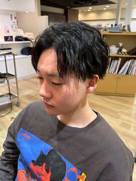 ラファンス 栗林店(LaFENCE) メンズカット/ゆるめパーマ/センターパート/ショート