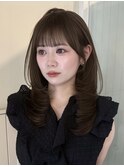 オリーブグレージュ × ミディアムレイヤー
