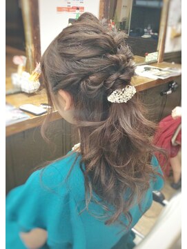 グレースモア(Grace More) (久留米／西原)編み込みハーフアップ