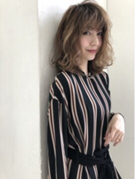 シェルター バイ トウキョウ(Shelter by TOKYO) Wバング  オフィスOLにオススメスタイル2