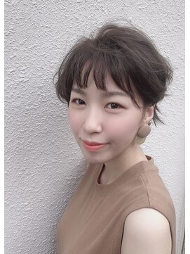 エレナ(Helena) くせ毛風ゆるふわショート