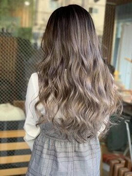 ブリッツ レボ(BLITZ-REVO) ☆RyoMatsubaraによる艶々ブリーチデザイン