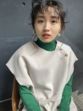 ラビリンス(Labyrinth) 前髪クリンのカジュアルヘアアレンジ。