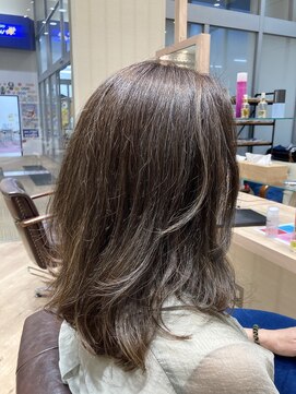 カシータ ヘア リゾート イオンモール熱田店(Casita hair resort) 大人グレージュ×白髪ぼかし×ひし形×毛流れ×骨格矯正カット