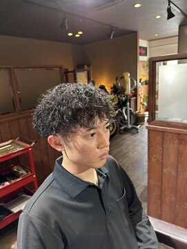 カットスペース キャロル(CUT SPACE CAROL) ツイスト