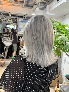 ロア インターナショナル 新宿店(LoA International) 【LoA】シルバーホワイトミルクティベージュグレージュ