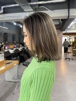 レブ 三条河原町(Reb,) ミディアムボブ×ハイライト