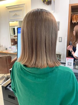 ネオリーブアイム 横浜西口店(Neolive aim) ミルクティーベージュ 切りっぱなしボブ 横浜