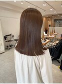 切りっぱなしツヤ髪ストレートヘア×大人可愛いマロンベージュ