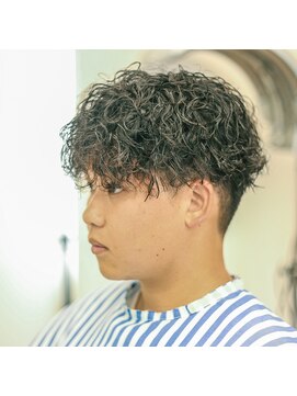 イチツボ(ICHITSUBO) ツーブロックツイストスパイラルパーマ