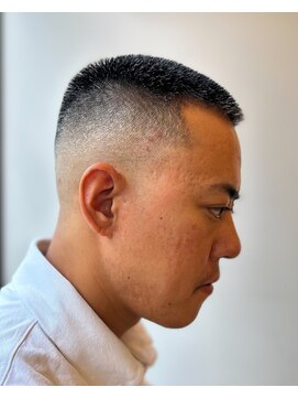 キングコング バーバーショップ バイ アルバレス(KING KONG BARBERSHOP by ALVAREZ) buzzcut/バズカット/坊主フェード/所沢市/小手指/入間バーバー