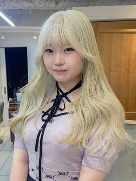 テトラ バイ ネオリーブ 横浜西口店(tetra by neolive) ブランドケアブリーチホワイトカラーロングヘア横浜N
