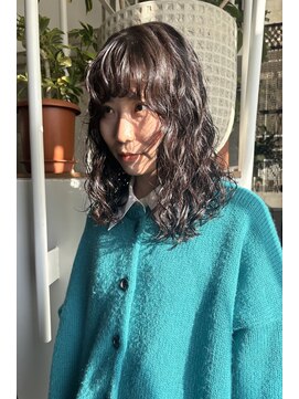ニーム 栄(nimes) kaon　　ミディアムパーマ　クルクルパーマ