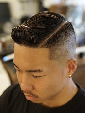 ザチョップショップ キチジョウジ(THE CHOP SHOP KICHIJOJI) サイドパートスキンフェードカットシェービング吉祥寺理容室