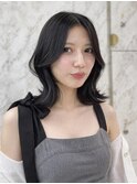 ミディアムレイヤー×顔周りレイヤー×ブルーブラック