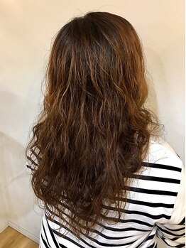 リトルグラン(LITTLE GRAND)の写真/もちが良い◎と好評のパーマ！【カット＋パーマ￥7700】ふんわりもしっかりも…思いのままが長続き☆