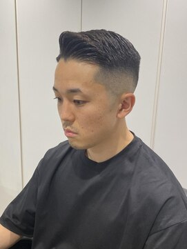 ドルクス 日本橋(Dorcus) 日本橋三越前フェード風グラデーション！ヒチサンヘア