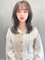 テイラー(Taylor) 【Taylor】大宮 ミディアムウルフ風レイヤー×オリーブ