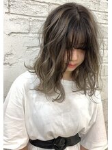 【デザインブリーチカラーで立体感を♪】ブリーチハイライトで巻き髪もストレートも立体的に♪【池袋西口】