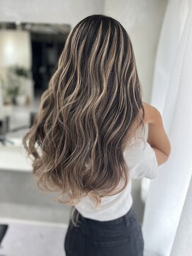 アルマバイロサ(ALMA by ROSA) ハイライトベージュ×シールエクステ 担当SE-YA