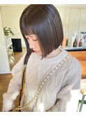前下がりボブ オリーブベージュカラー