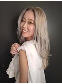 ホワイトグレージュ