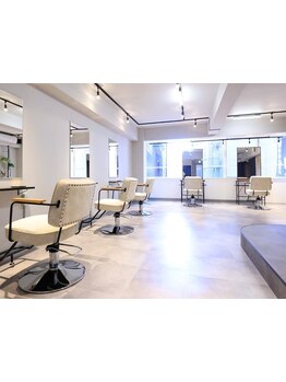 「清潔感と落ち着きがある」との口コミ多数♪居心地の良いプライベート空間で癒しのサロンタイムを[銀座駅]