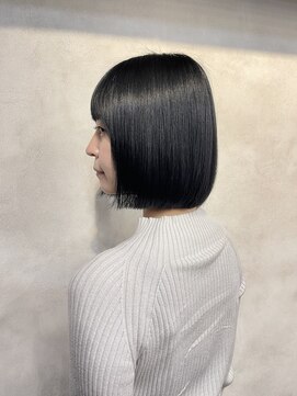 ロアナミドリノ(LOANA MIDORINO) 黒髪ボブカット