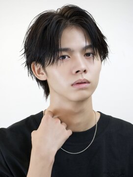 シースルーセンターパート毛流れウルフショート