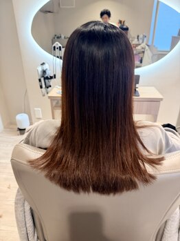 リファベラ(refabera)の写真/本質的な髪質改善ストレートで素髪から美しく。まとまりにくい髪も、驚くほど扱いやすくなります*